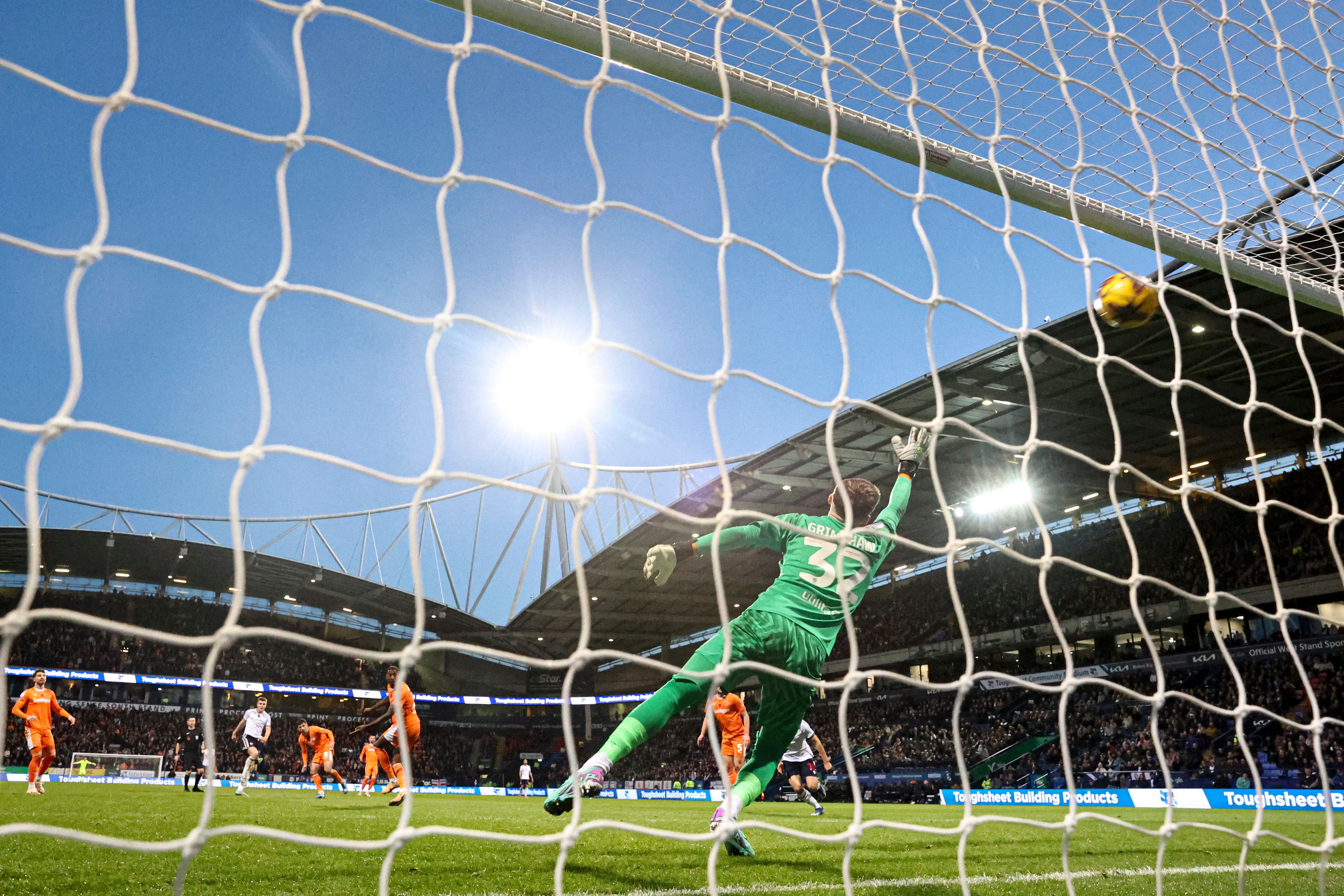 Thomason goal Blackpool net