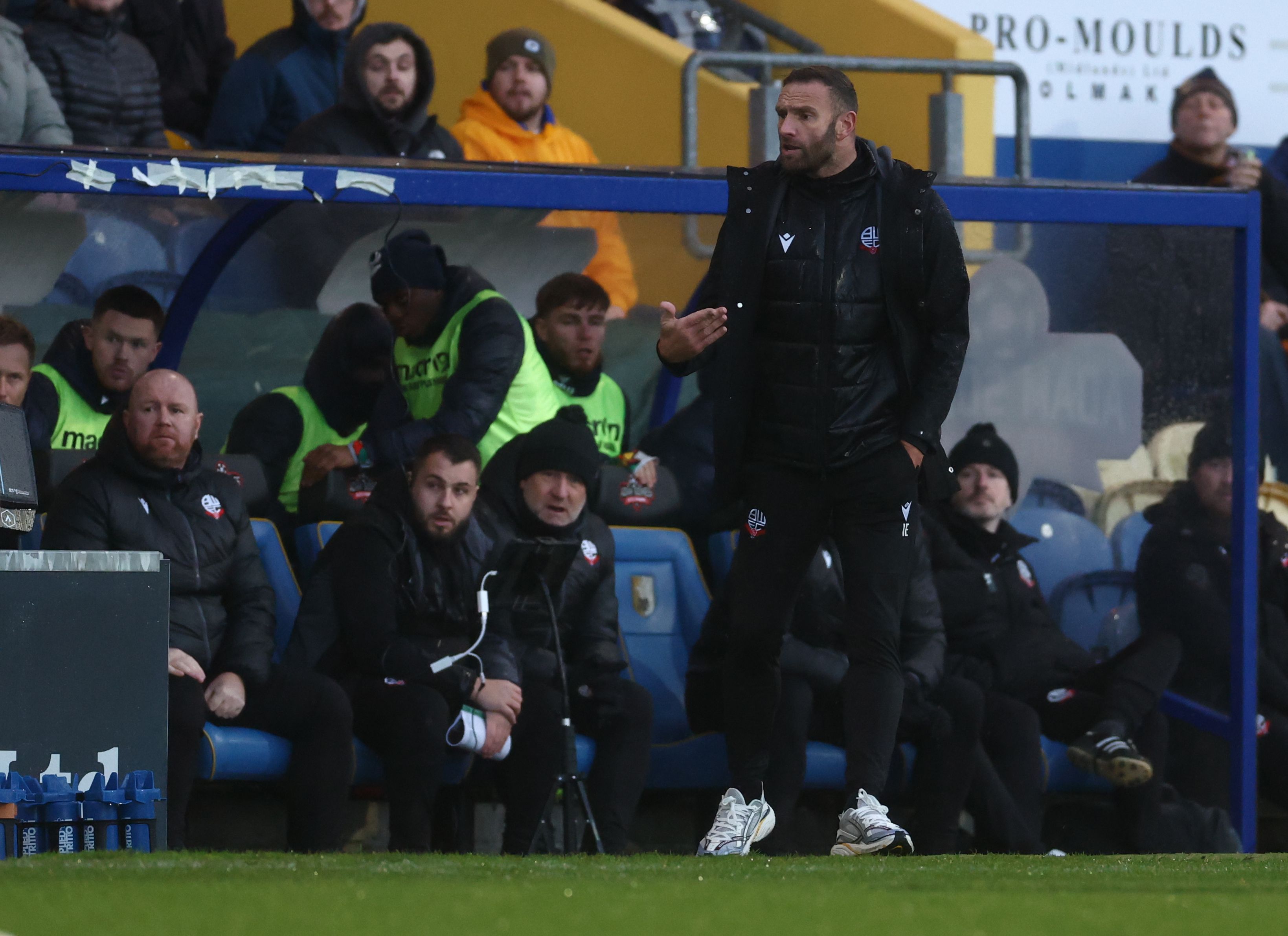 Ian Evatt touchline Mansfield