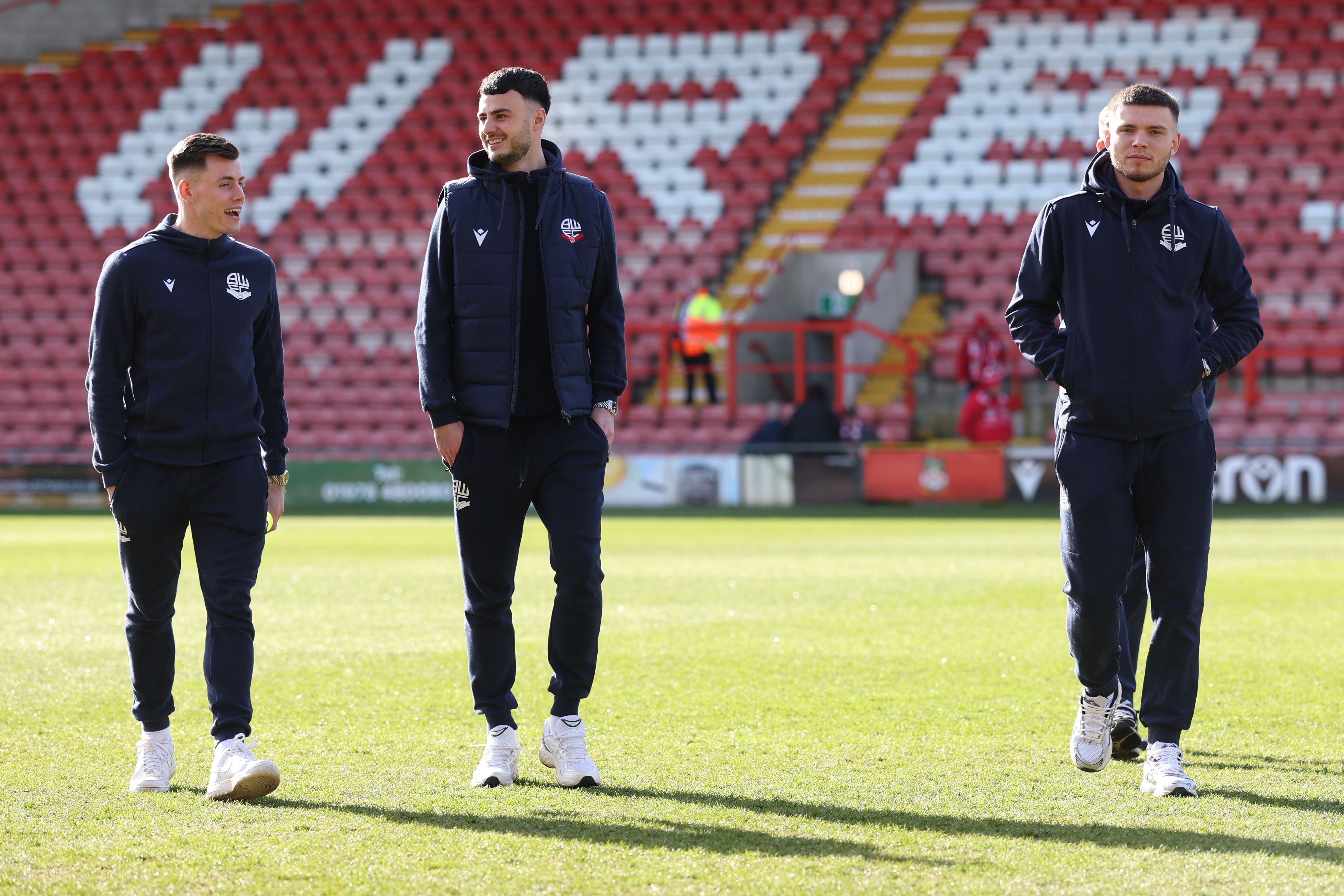 Aaron Collins warm-up Wrexham