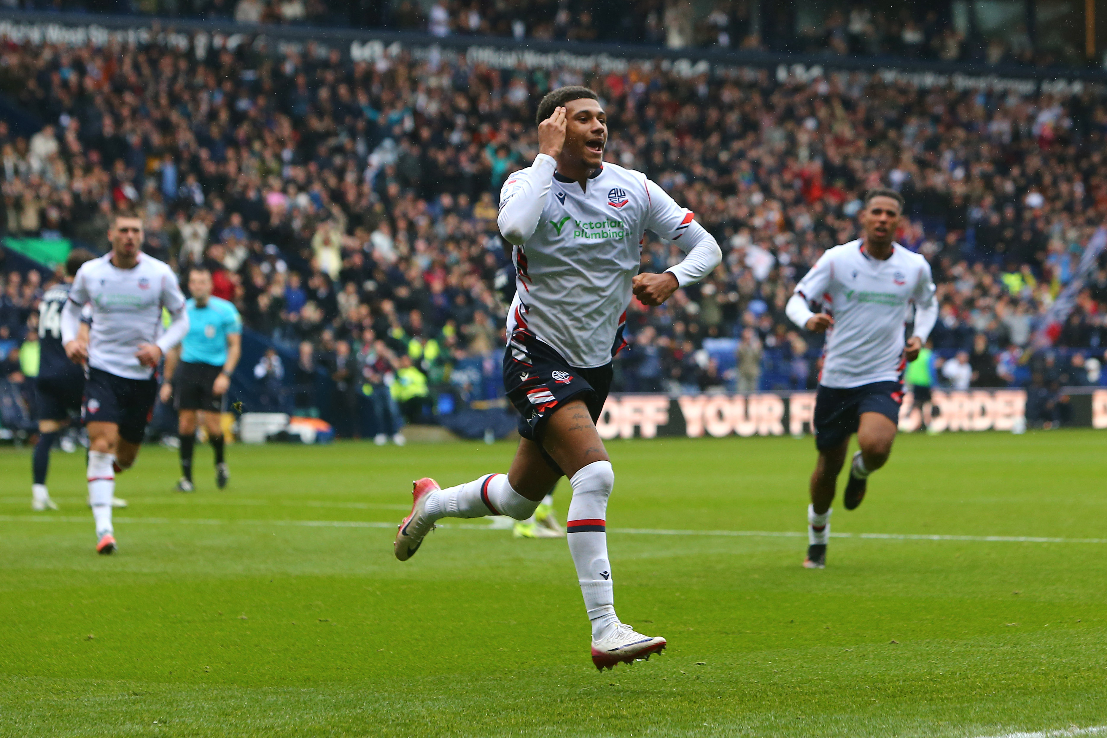 Burstow celebration Wigan