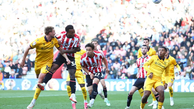 Players battle for the ball at Southampton