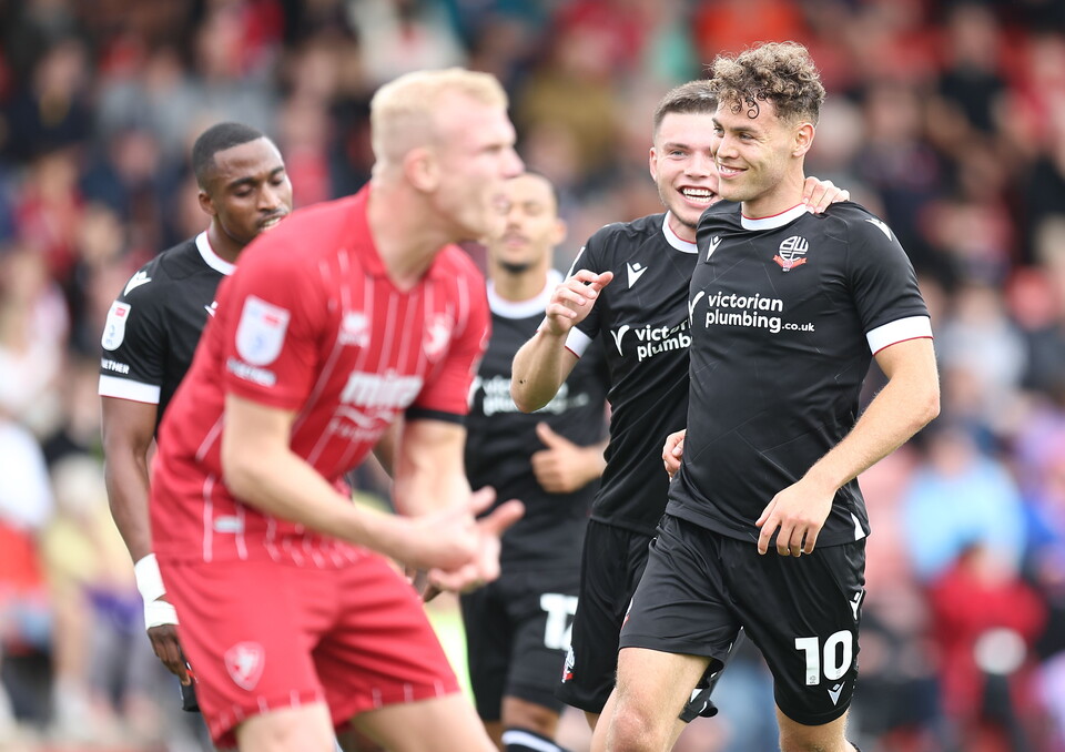 Charles second goal celebration Cheltenham