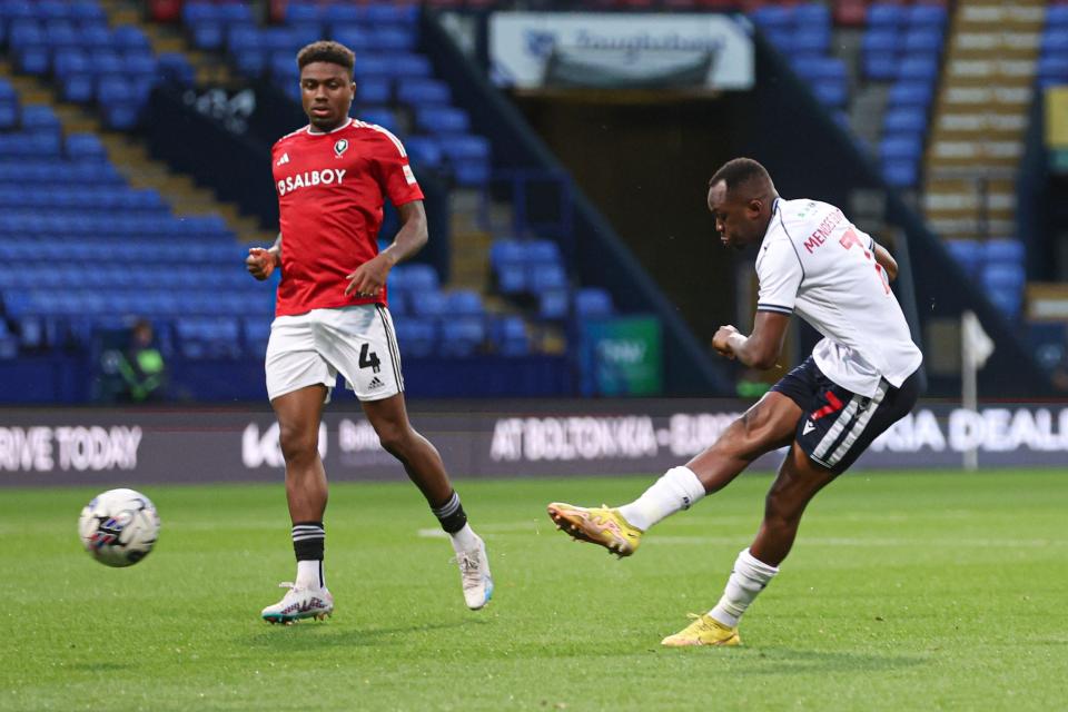 Carlos Mendes Gomes goal Salford