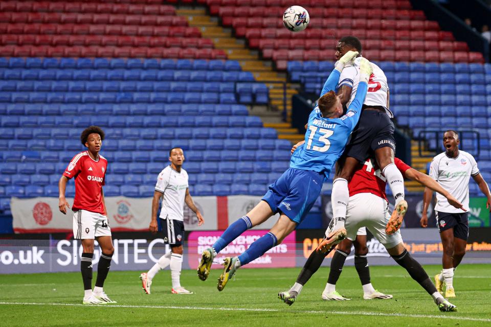 Ricardo Almeida Santos goal Salford