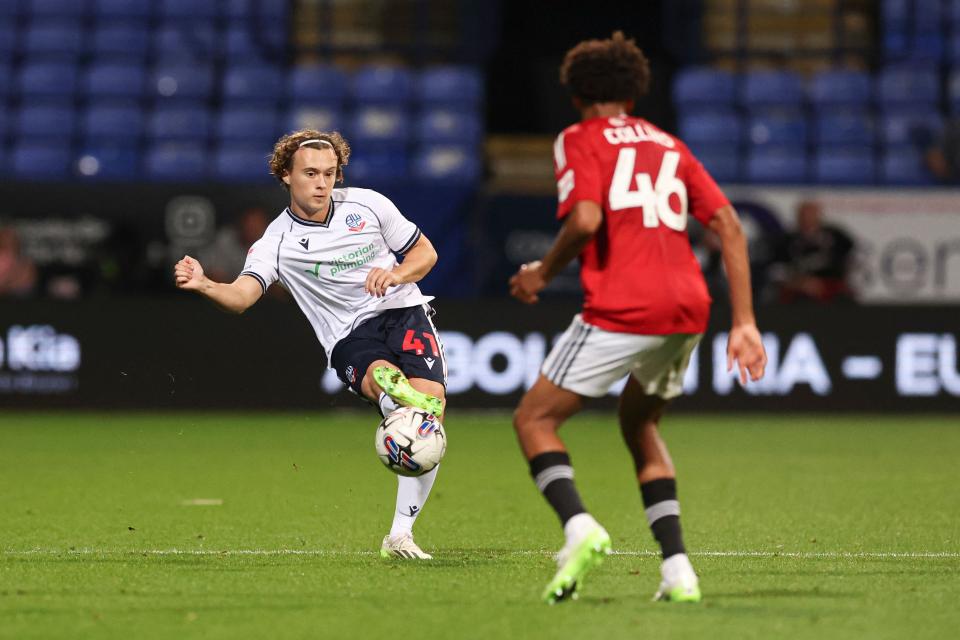 Luke Matheson pass Salford