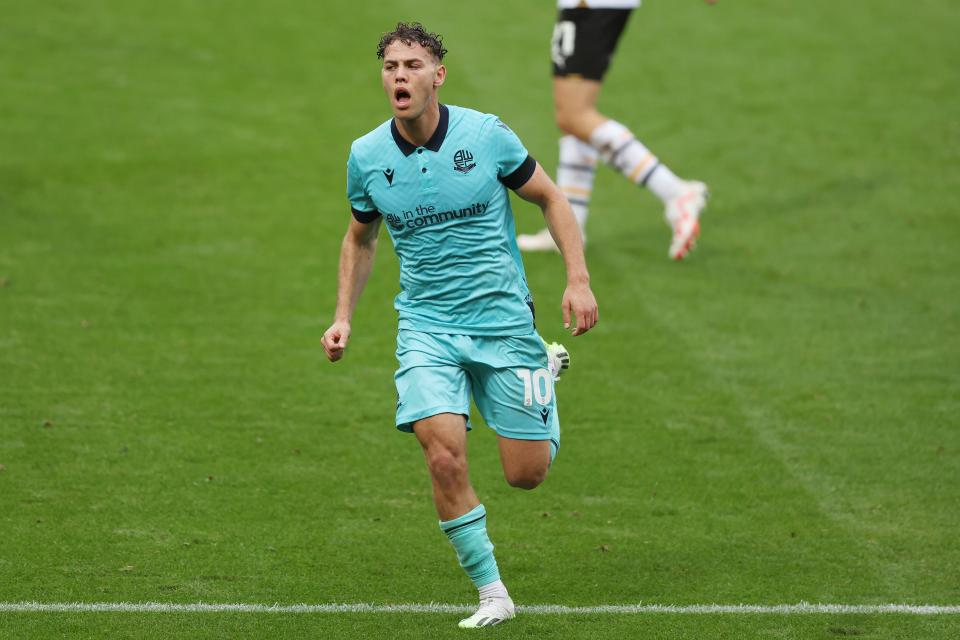 Dion Charles celebration Port Vale