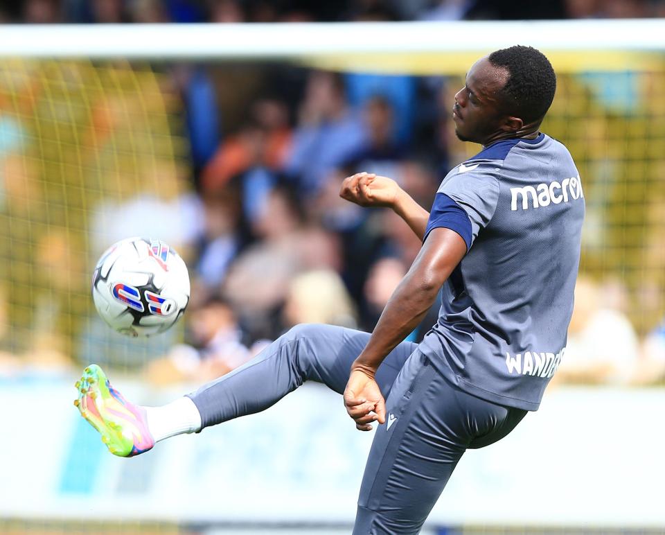 Mendes Gomes warm-up