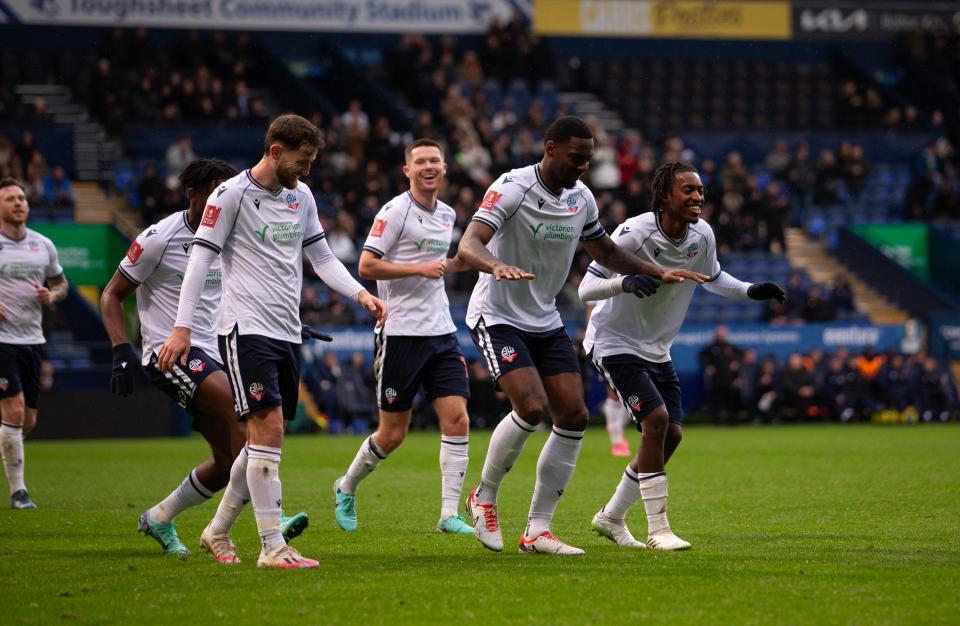 Santos celebration Jake Horrocks