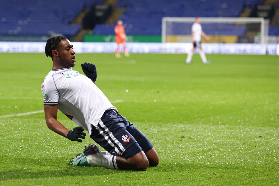 Nlundulu knee slide