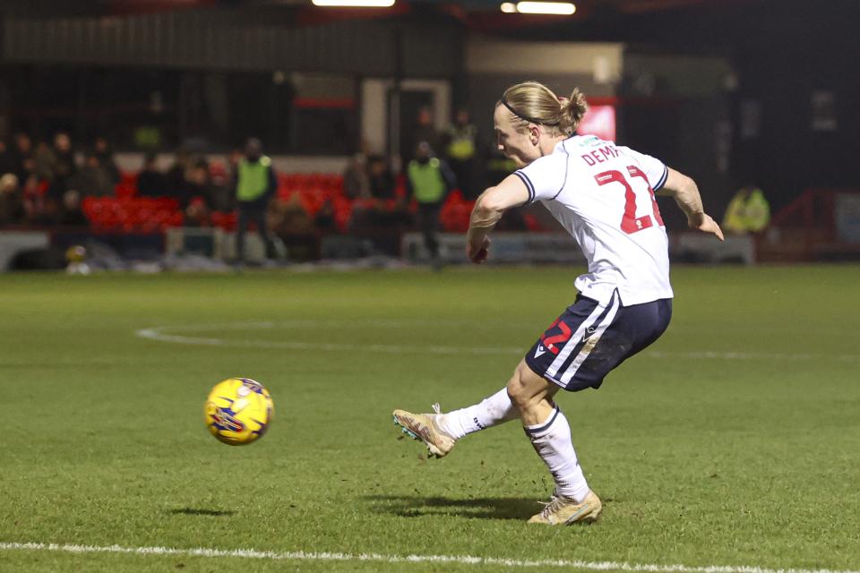 Dempsey goal Accrington