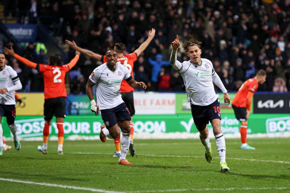 Adeboyejo Charles celebration Luton