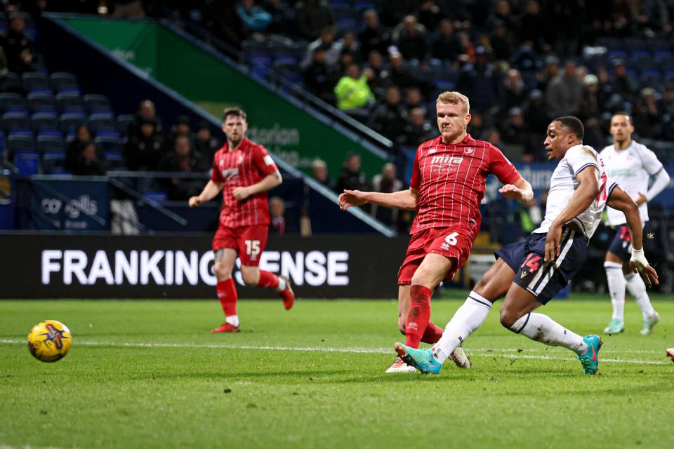 Adeboyejo goal Cheltenham
