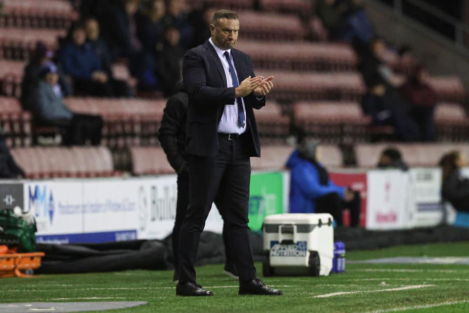 Evatt applause touchline Wigan