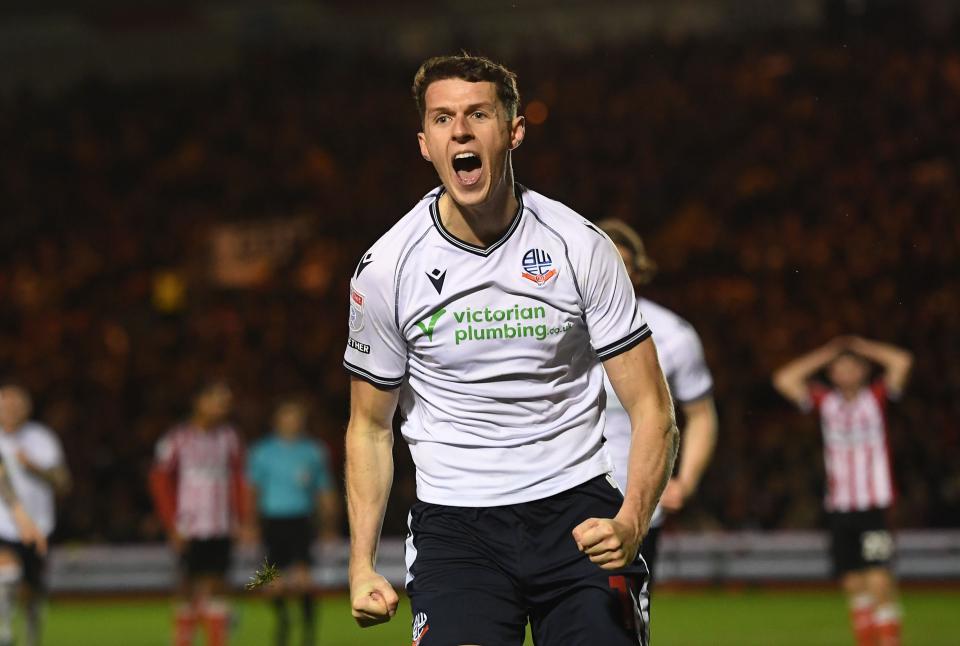 Eoin Toal celebration Lincoln