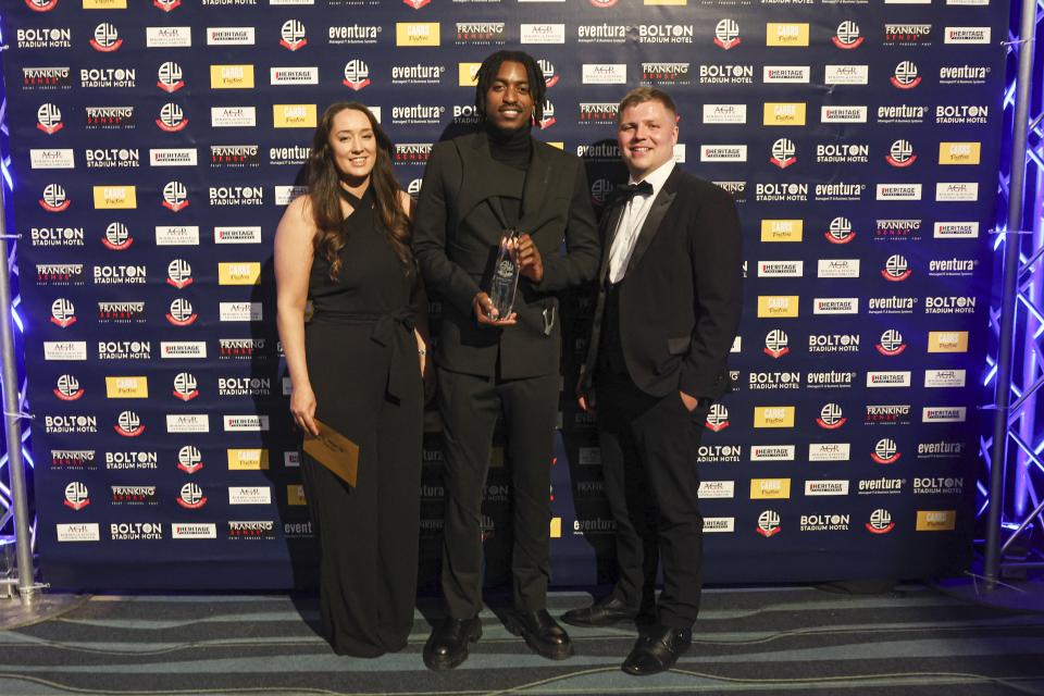 Paris Maghoma award