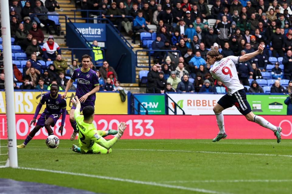 Bodvarsson first goal Reading