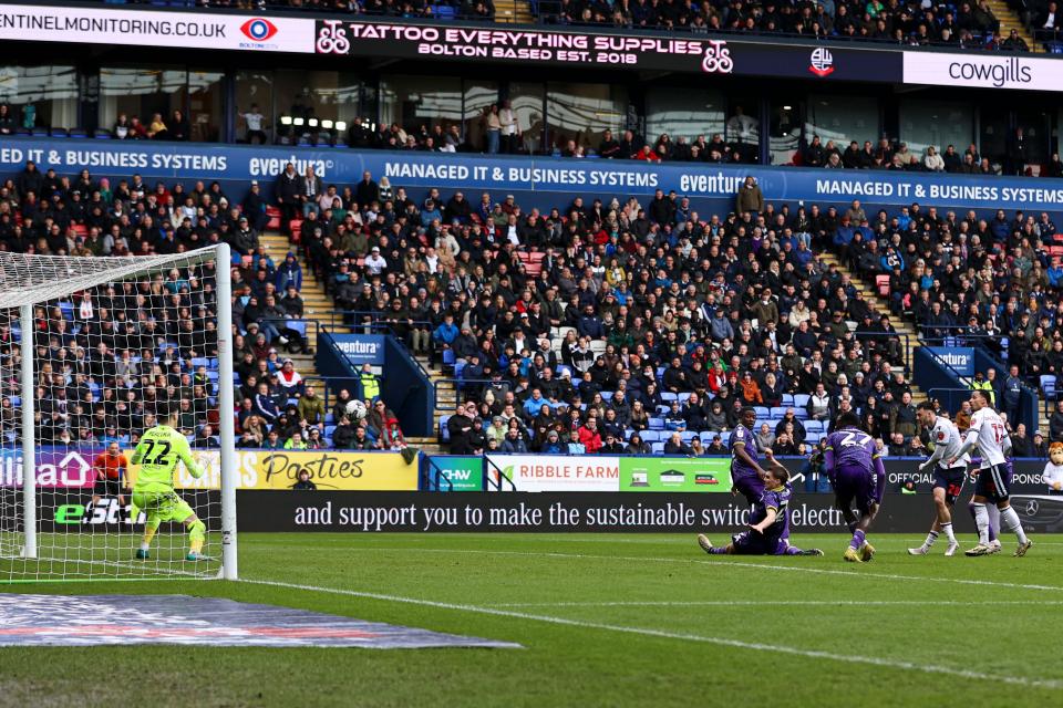 Collins goal Reading