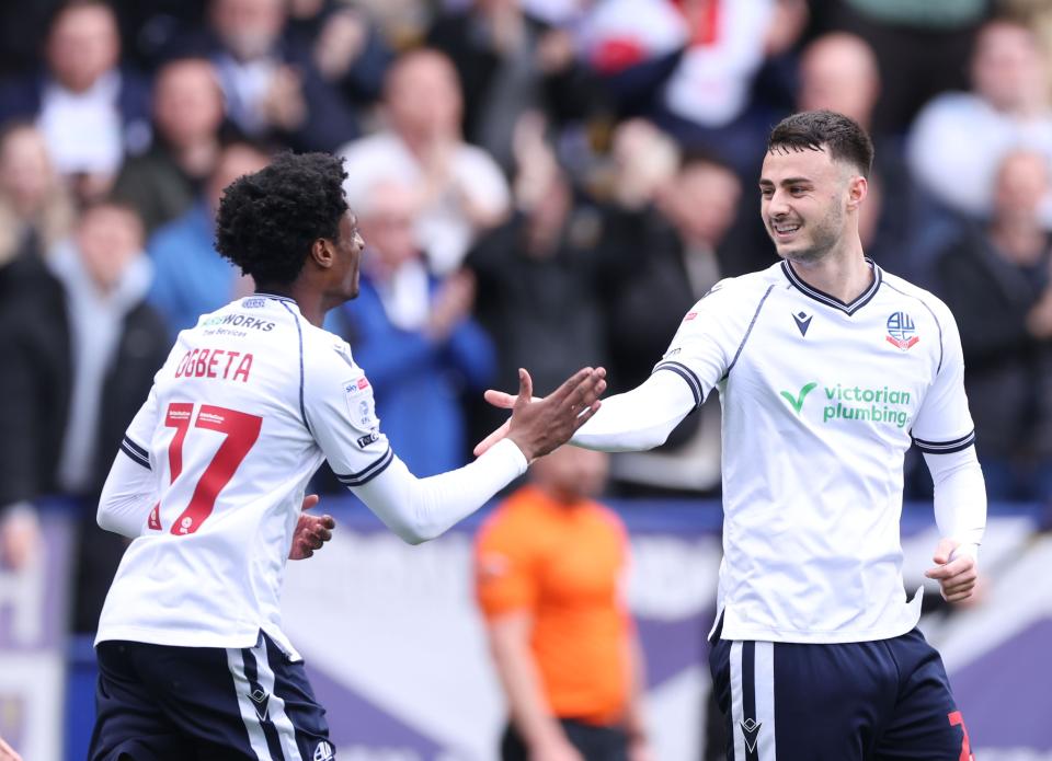 Collins Ogbeta celebration Portsmouth