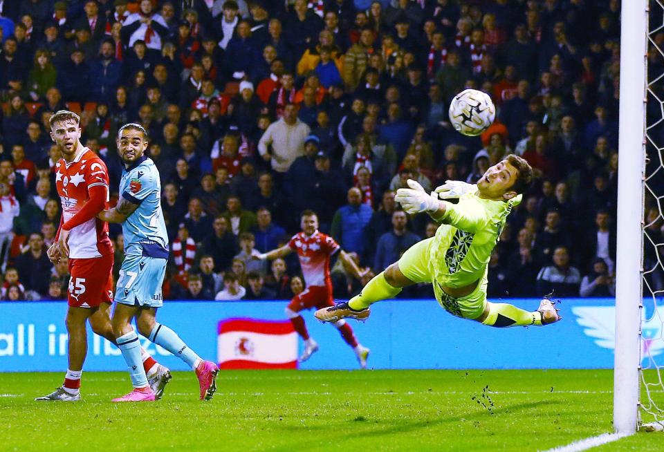 Nathan Baxter save Barnsley