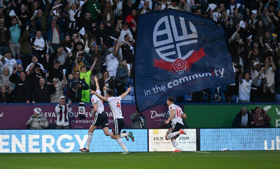 Toal Thomason celebration Barnsley