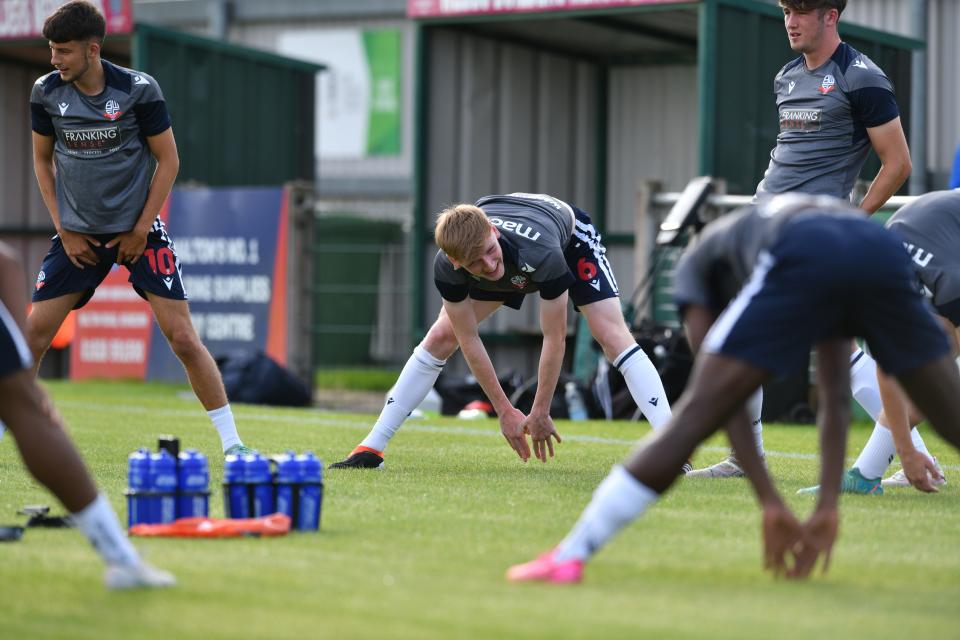 Wanderers warming up ahead of Runcorn fixture