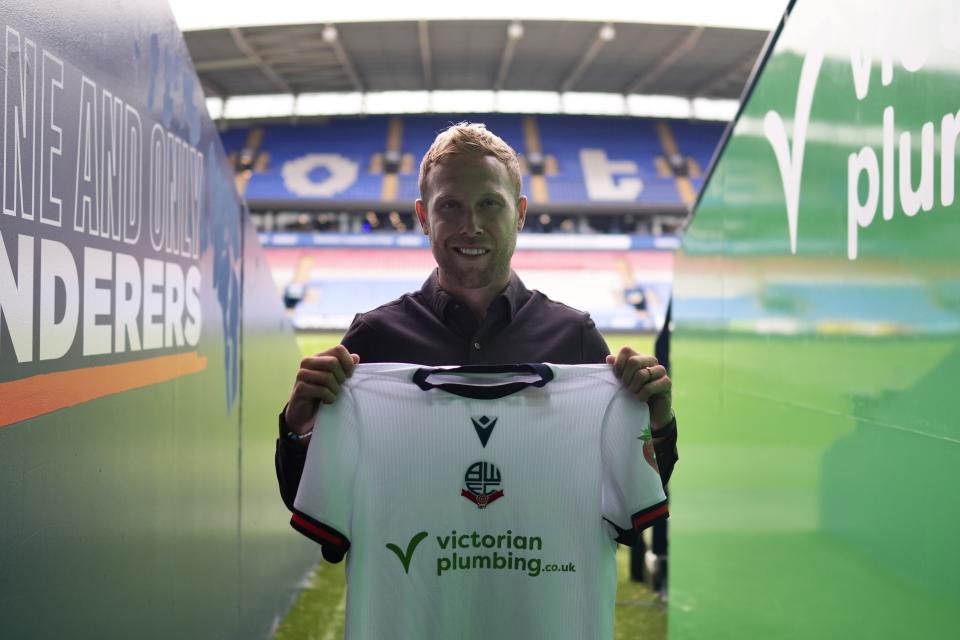 Scott Arfield tunnel