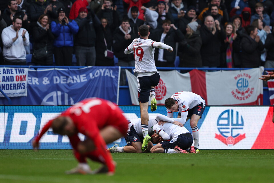 Klaidi Lolos celebration Barnsley
