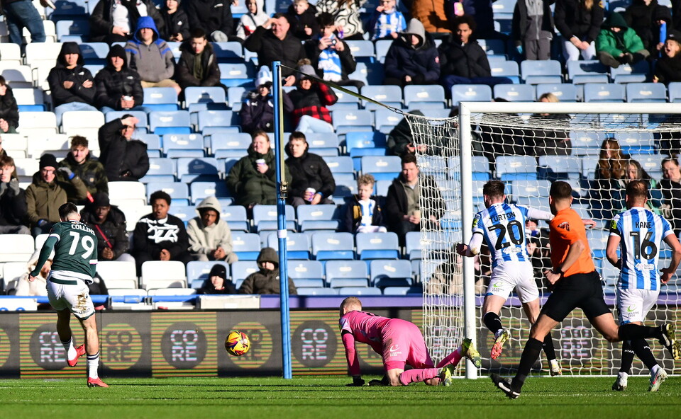 Aaron Collins goal Huddersfield