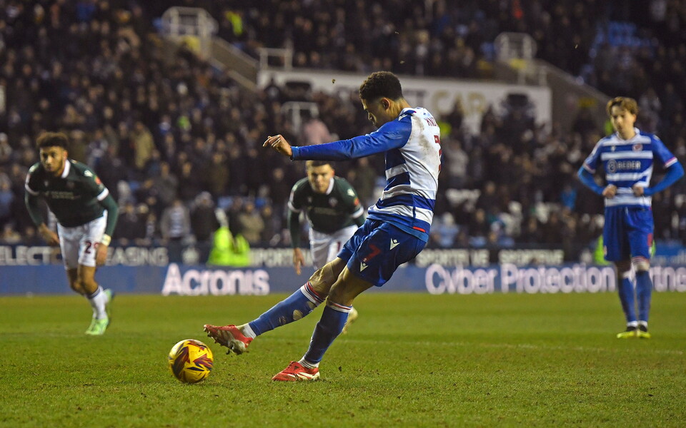 Knibbs penalty Reading