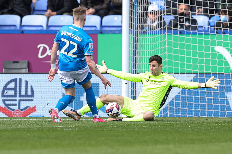 Nathan Baxter save Stockport