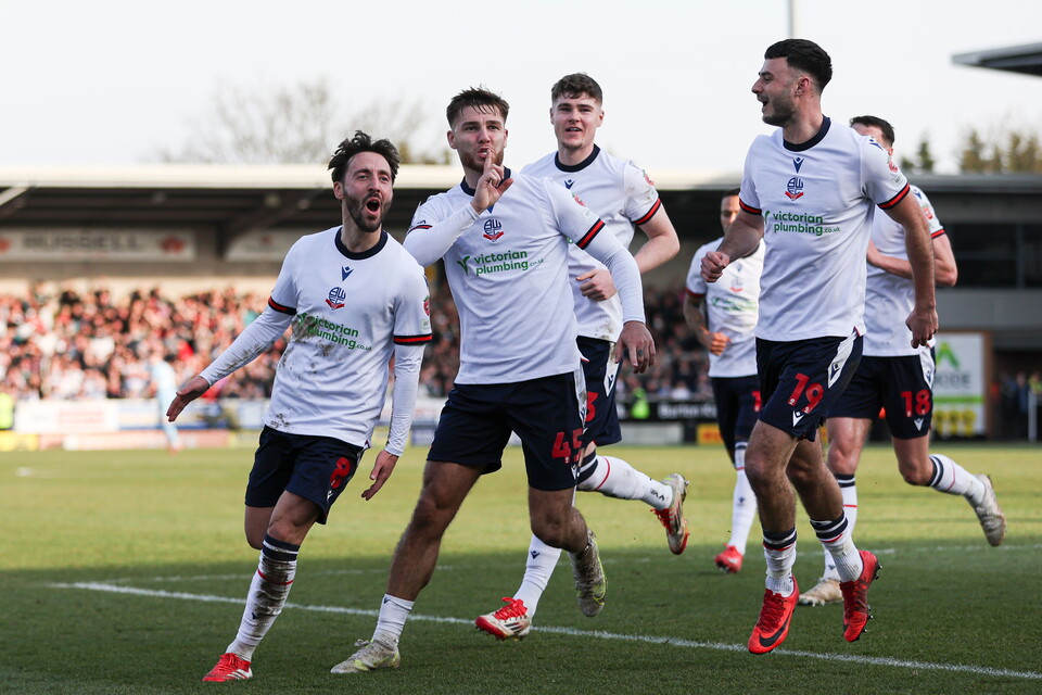 Sheehan goal celebration Burton