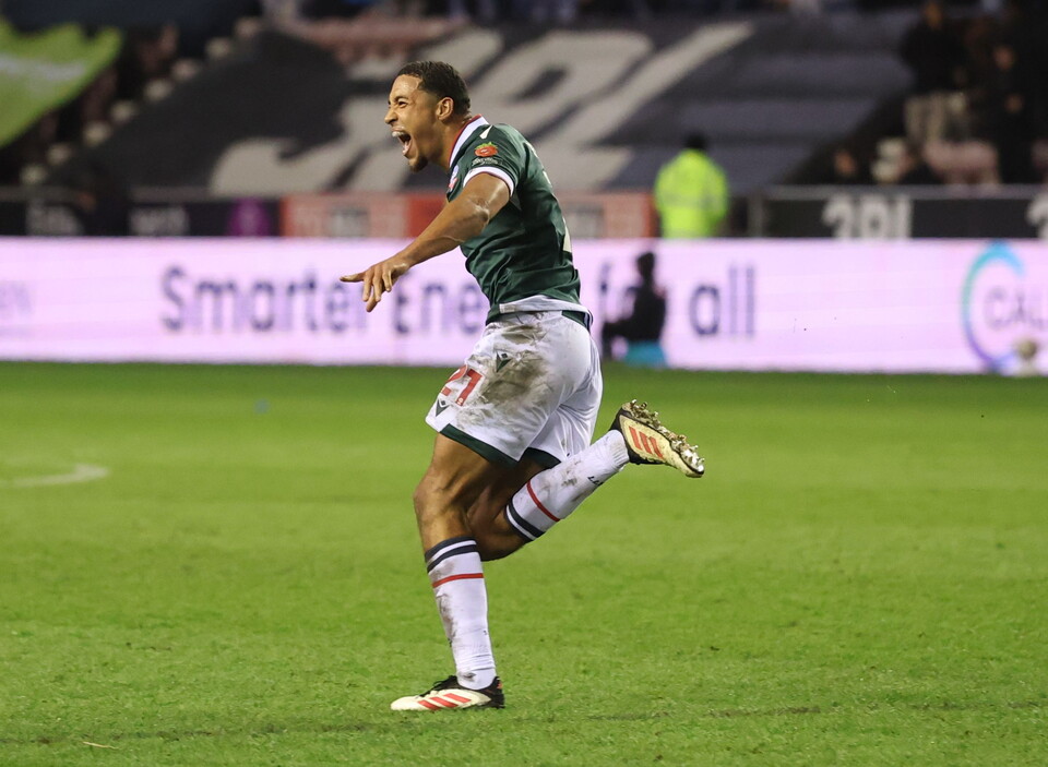 Chris Forino celebration Wigan