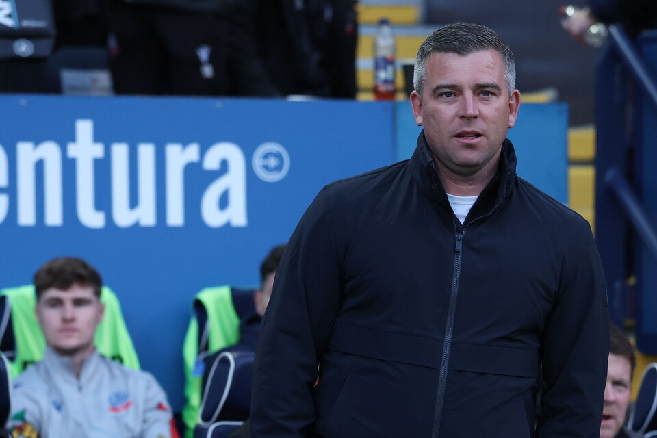 Steven Schumacher dugout Rotherham