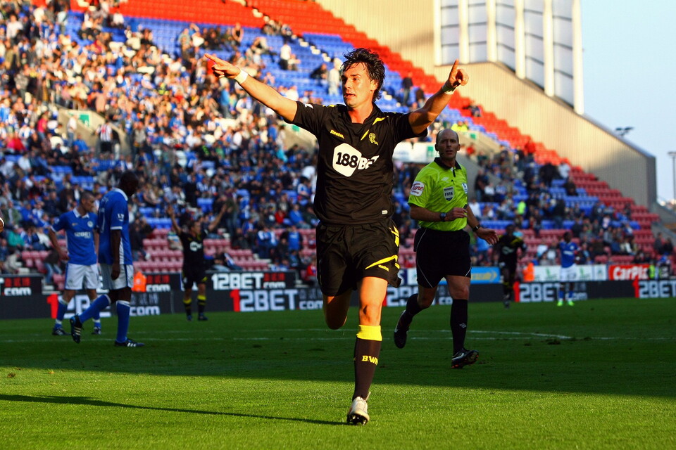 Chris Eagles celebration Wigan