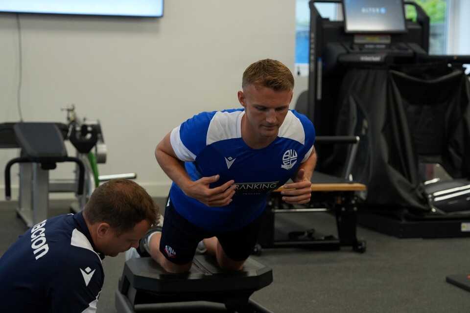 Sam Dalby stretch gym pre-season
