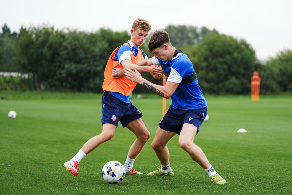 Connor Lewis Oliver Smith training