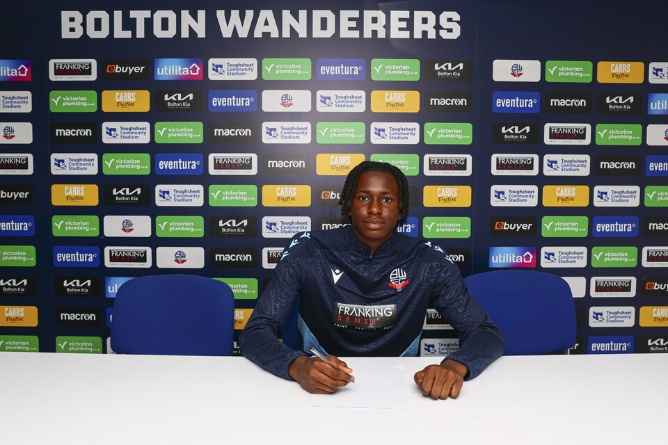 Daniel Ogboru signing