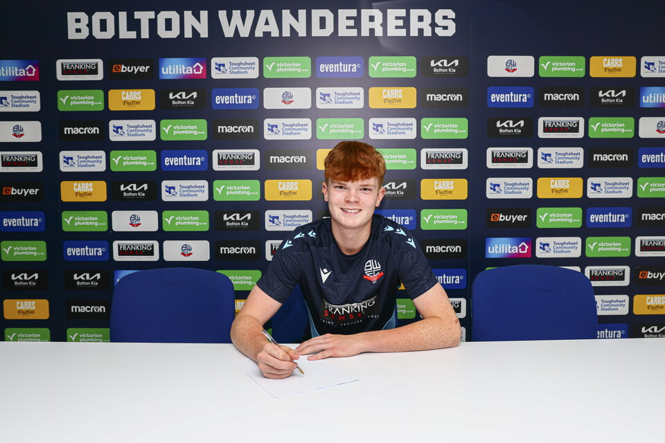 James Shillinglaw signing