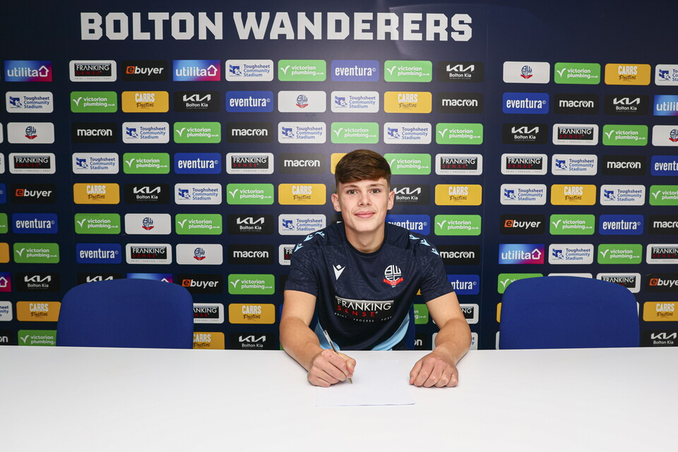 Rowan Baucutt signing