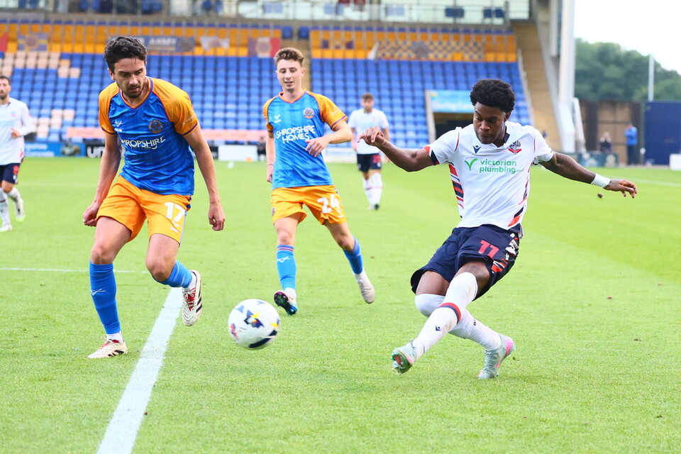 Thierry Gale cross Shrewsbury