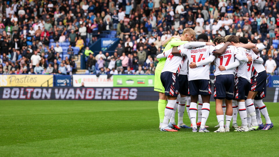 Wanderers Huddle Pre Plymouth