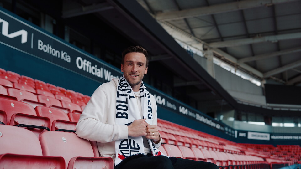 Tyler Millier signing stands