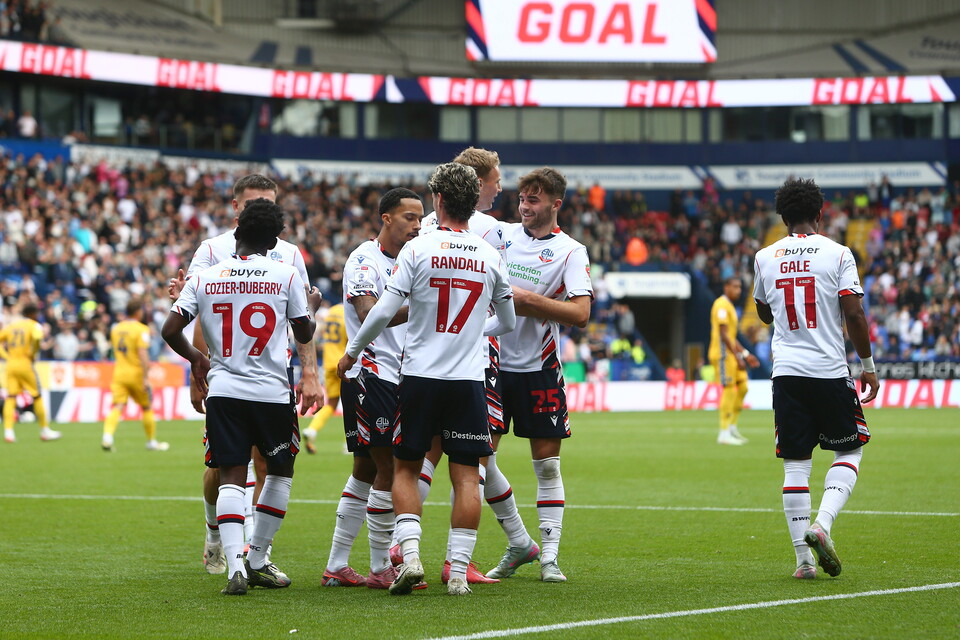 Team celebration Randall goal Wimbledon