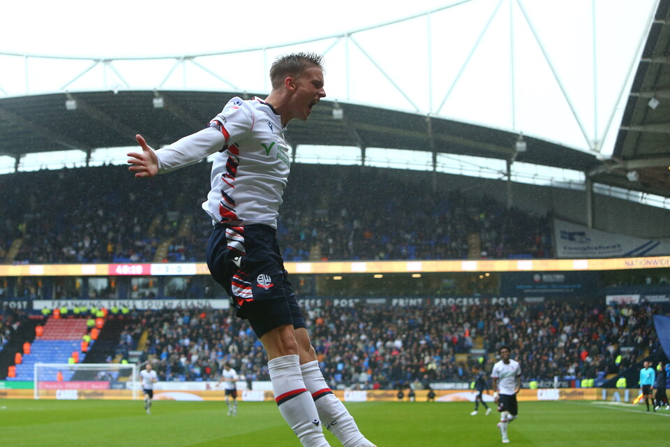 Forss celebration second goal Wigan