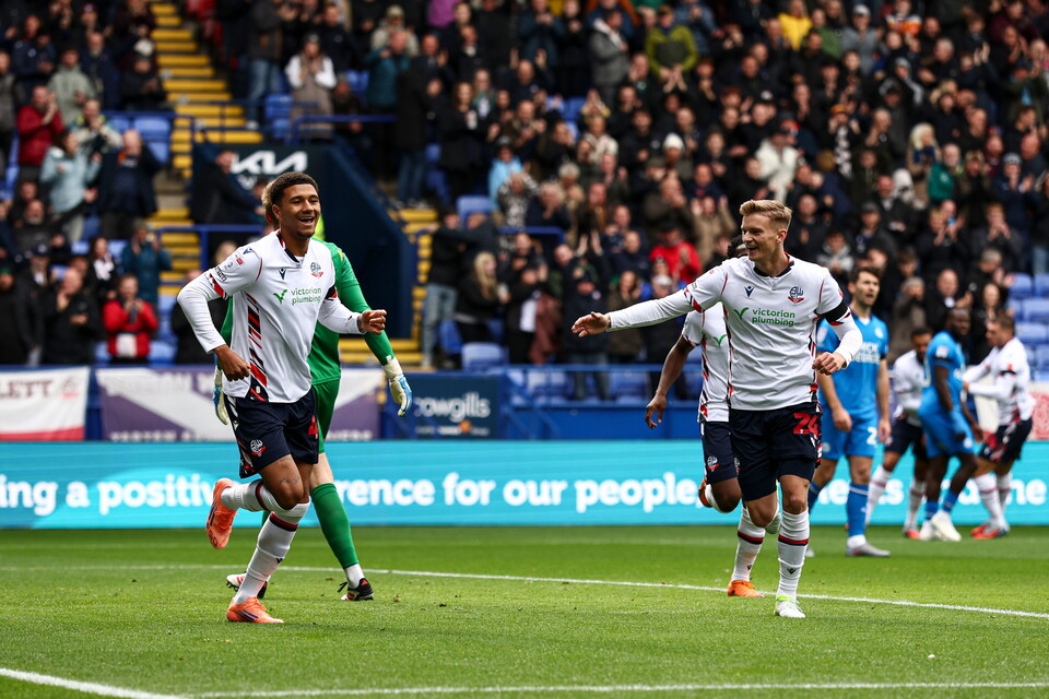 Burstow first goal celebration Peterborough
