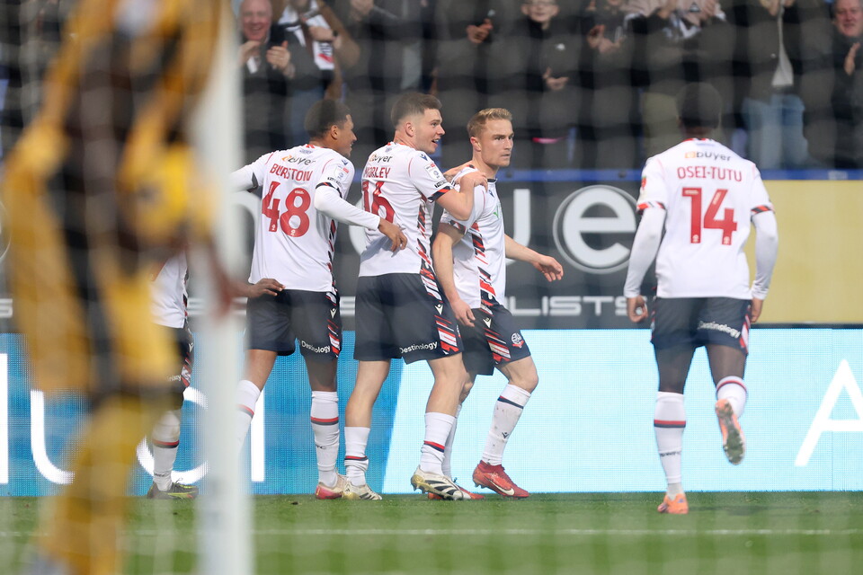 Dempsey celebration Port Vale