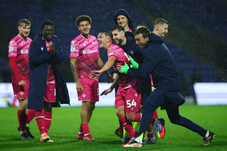 Ritchie celebration end Oldham