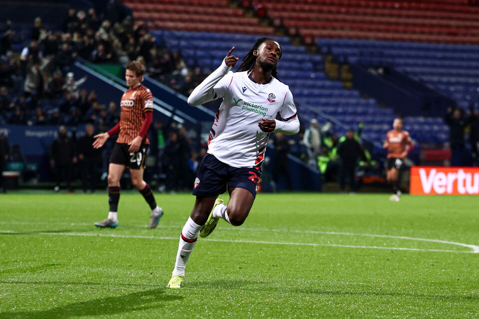 Cissoko celebration first goal Bradford