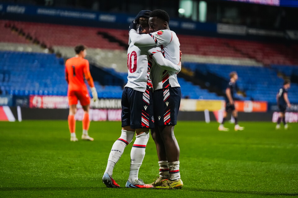 Ritchie Lewis celebration Stevenage