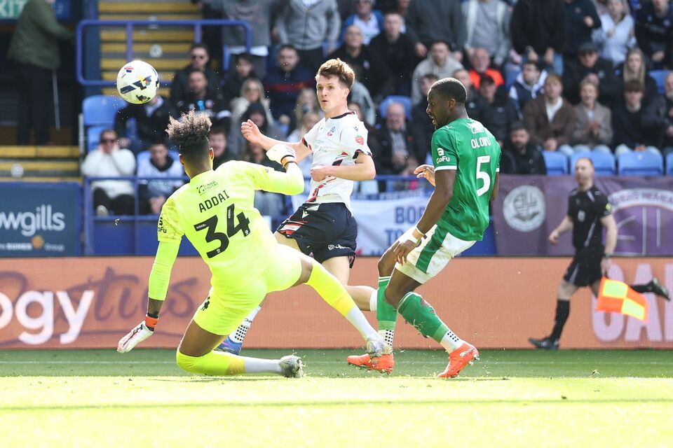 Kenny goal Stockport